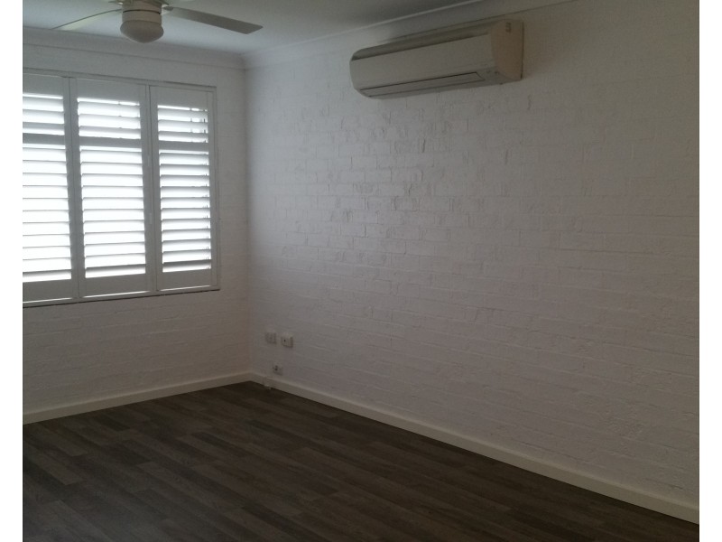 37B Frontignan Street, Eschol Park NSW 2558
