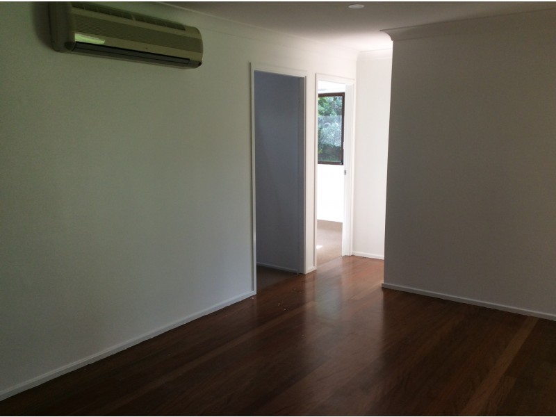 16 Balthasar Close, Rosemeadow NSW 2560
