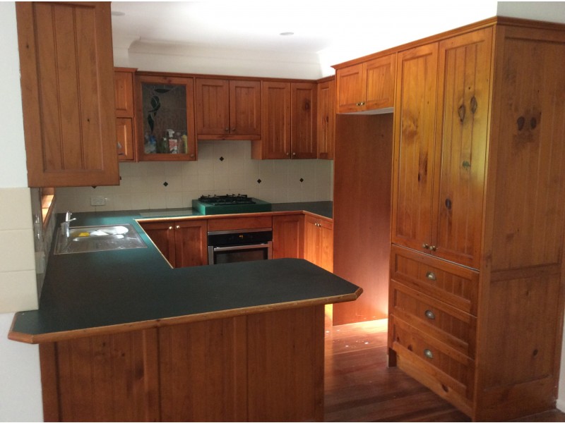 16 Balthasar Close, Rosemeadow NSW 2560