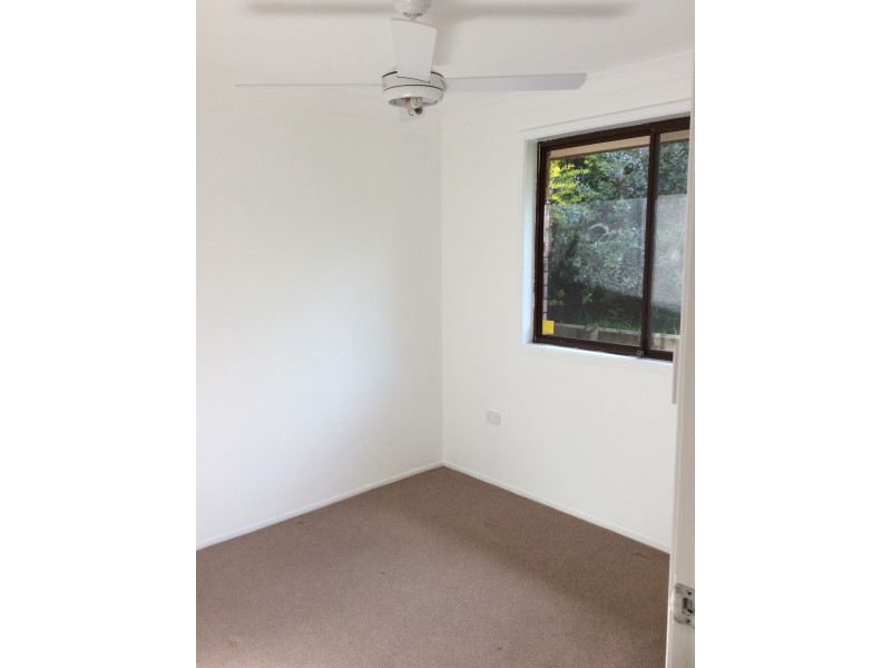 16 Balthasar Close, Rosemeadow NSW 2560