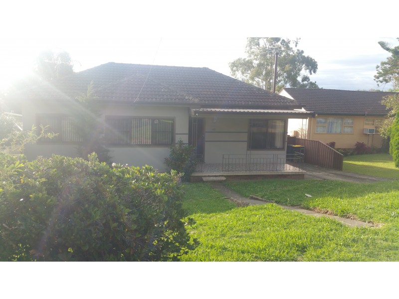 40 Farnsworth Avenue, Campbelltown NSW 2560