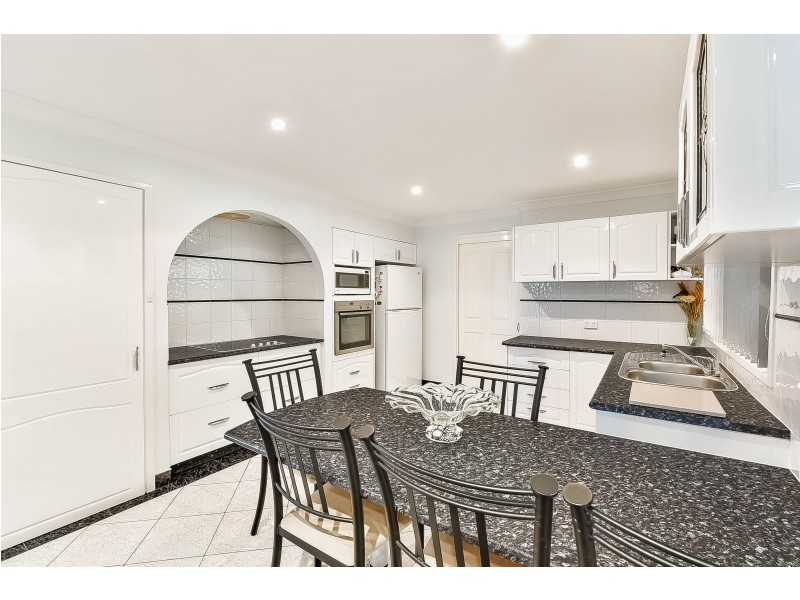 27 Wyangala Crescent, Leumeah NSW 2560