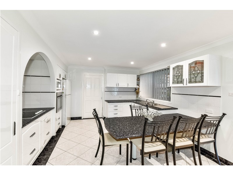 27 Wyangala Crescent, Leumeah NSW 2560