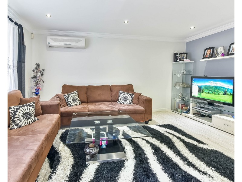 121 Parkholme Circuit, Englorie Park NSW 2560