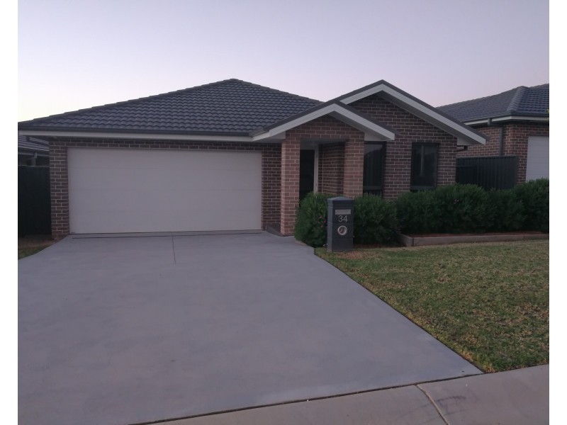 34 Rosella Circuit, Gregory Hills NSW 2557