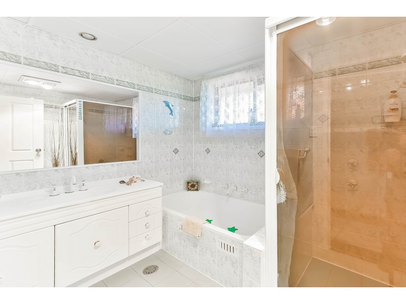 27 Wyangala Crescent, Leumeah NSW 2560