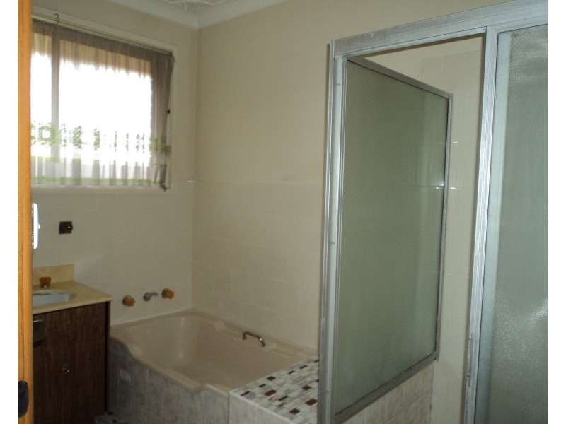 10 Wyangala Crescent, Campbelltown NSW 2560