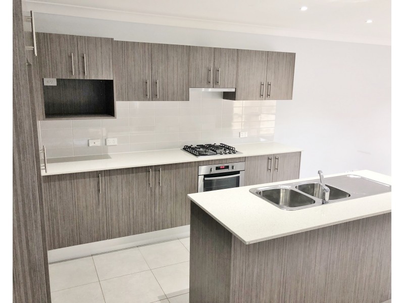 44 Bird Walton Avenue, Middleton Grange NSW 2171