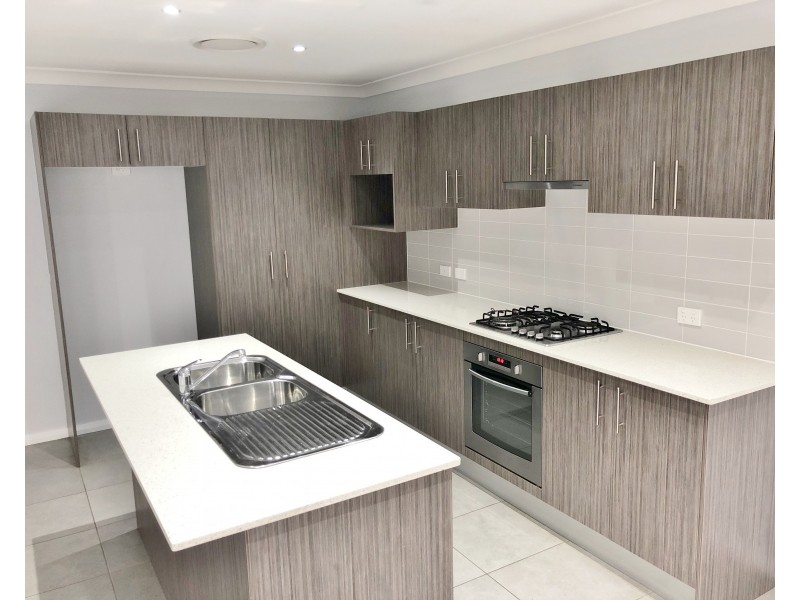 44 Bird Walton Avenue, Middleton Grange NSW 2171