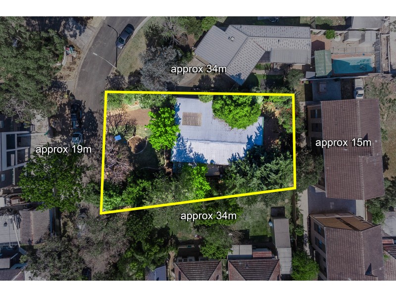 1 Eaglemont Crescent, Campbelltown NSW 2560