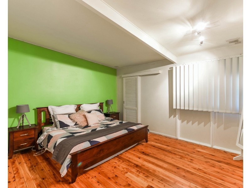 1 Eaglemont Crescent, Campbelltown NSW 2560