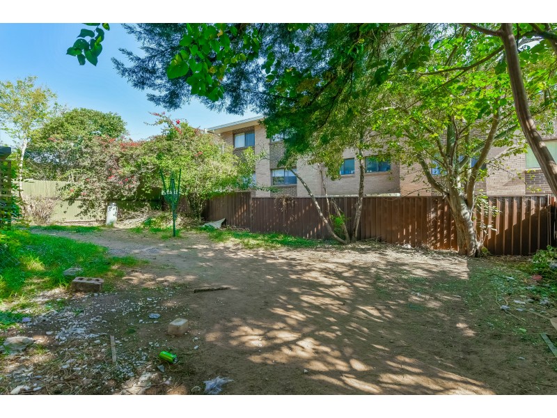 1 Eaglemont Crescent, Campbelltown NSW 2560