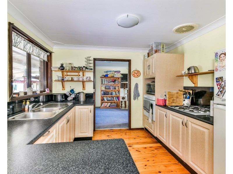 52 Akuna Avenue, Bradbury NSW 2560