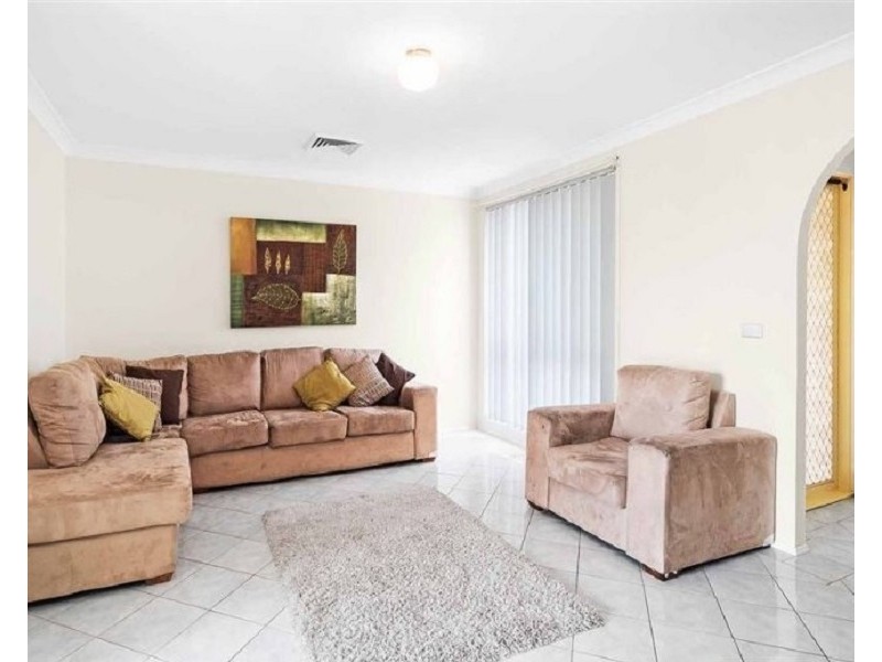 38 Carbasse Crescent, St Helens Park NSW 2560