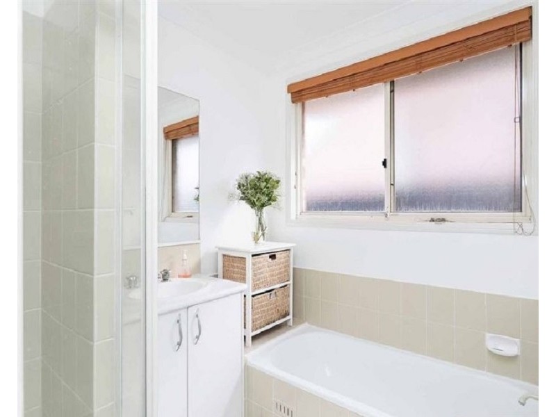 38 Carbasse Crescent, St Helens Park NSW 2560