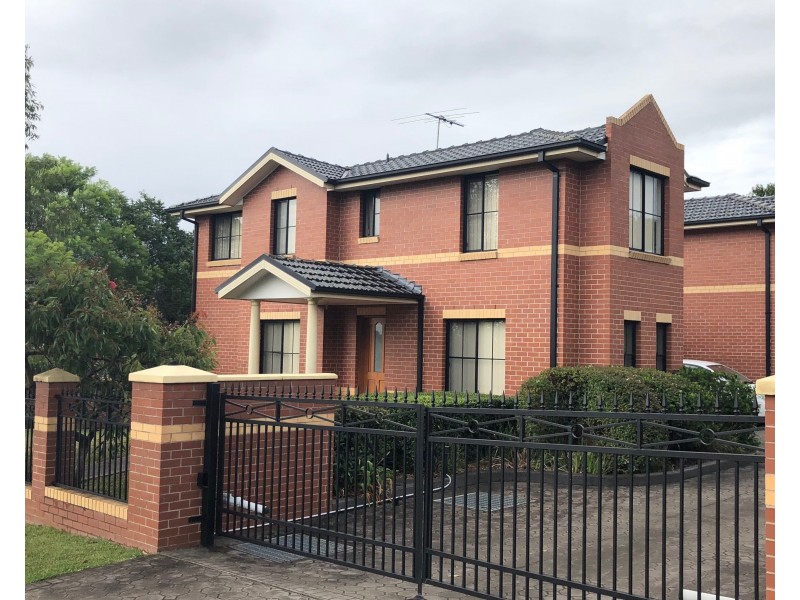 1/42 Cordeaux Street, Campbelltown NSW 2560