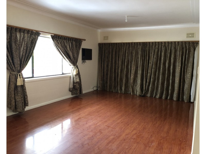 74 Matthews Square, Ingleburn NSW 2565