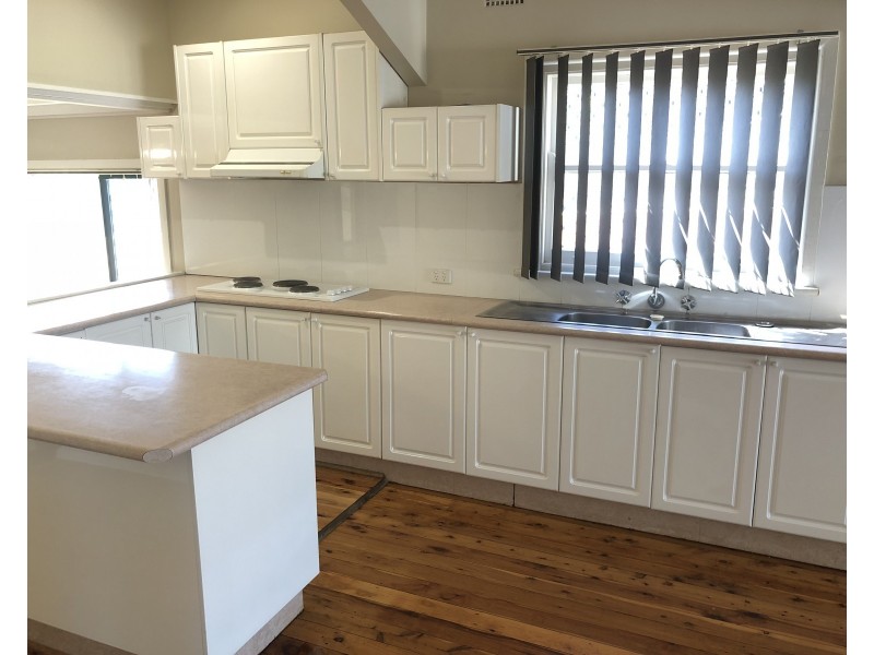 1 Stewart Street, Campbelltown NSW 2560