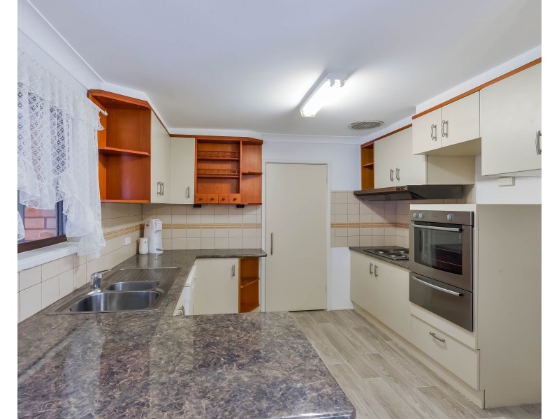 8 Hazel Place, Ingleburn NSW 2565