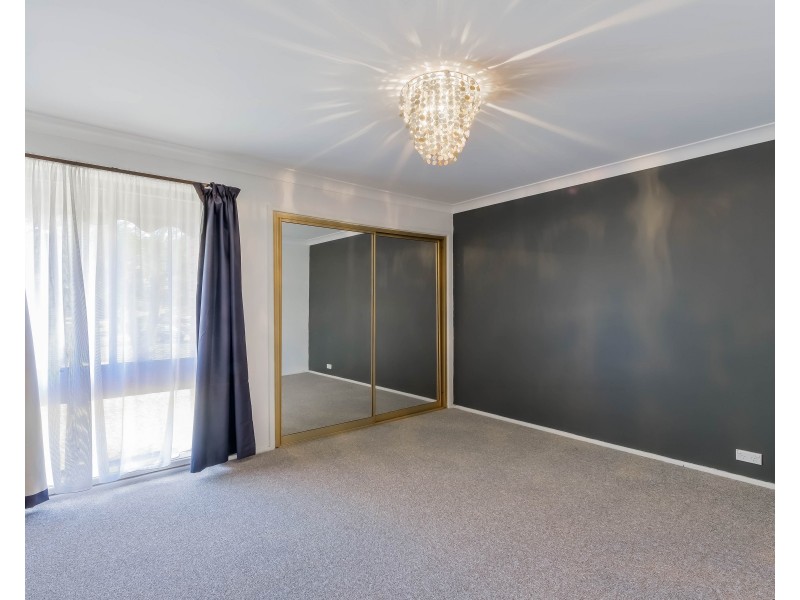 8 Hazel Place, Ingleburn NSW 2565