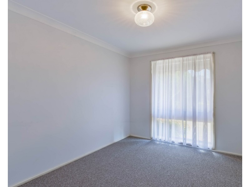 8 Hazel Place, Ingleburn NSW 2565