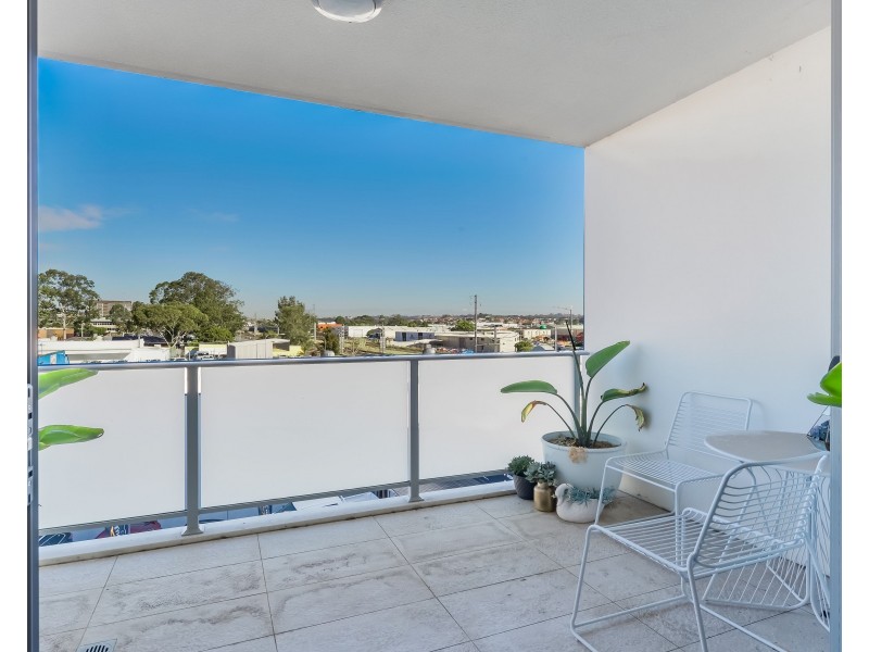 18/3-17 Queen Street, Campbelltown NSW 2560