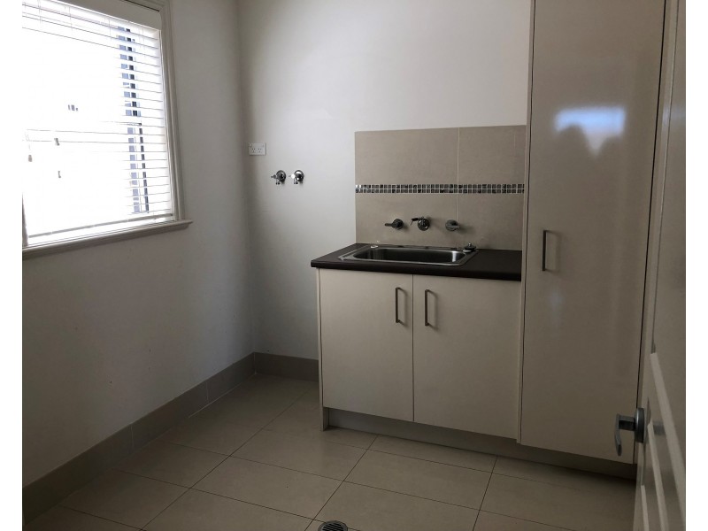 37 Young Circuit, Elderslie NSW 2570