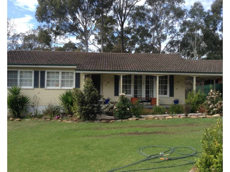69 Lawn Avenue, Bradbury NSW 2560