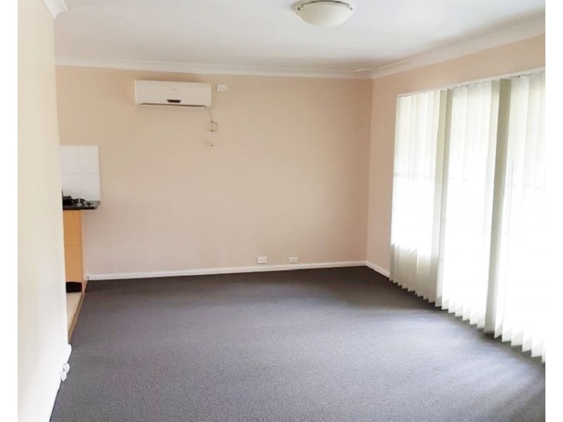 69 Lawn Avenue, Bradbury NSW 2560