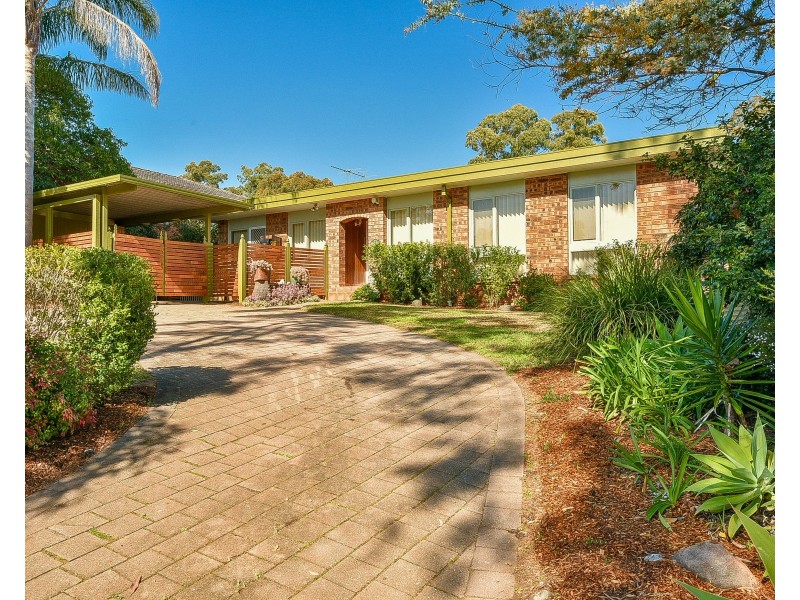 15 Tallowwood Crescent, Bradbury NSW 2560