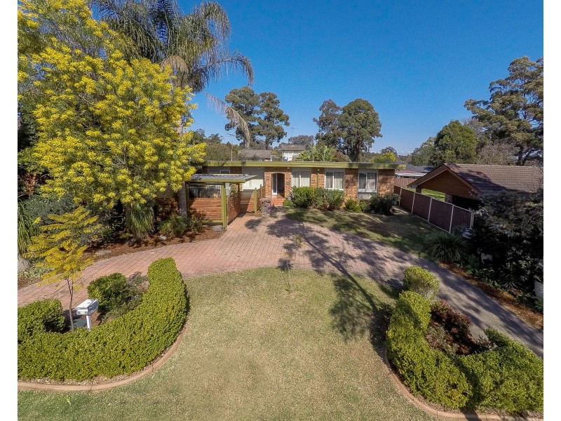 15 Tallowwood Crescent, Bradbury NSW 2560