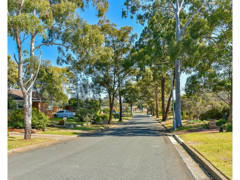 15 Tallowwood Crescent, Bradbury NSW 2560