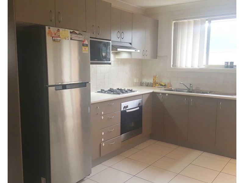 7 Thomas Rose Drive, Rosemeadow NSW 2560