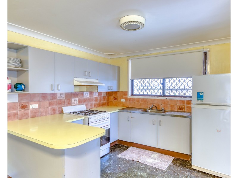 37 Lorenzo Crescent, Rosemeadow NSW 2560