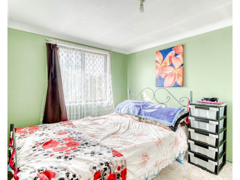 37 Lorenzo Crescent, Rosemeadow NSW 2560