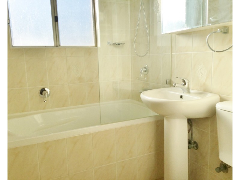 6/19 Chamberlain Street, Campbelltown NSW 2560