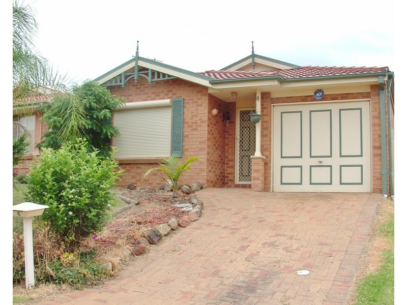 6 Bettong Place, St Helens Park NSW 2560