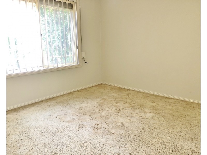 6 Bettong Place, St Helens Park NSW 2560