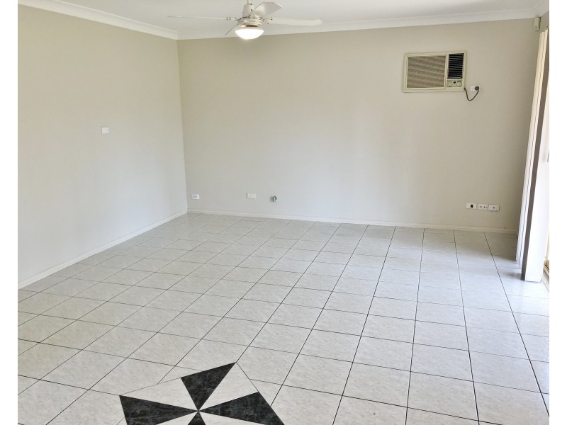 6 Bettong Place, St Helens Park NSW 2560