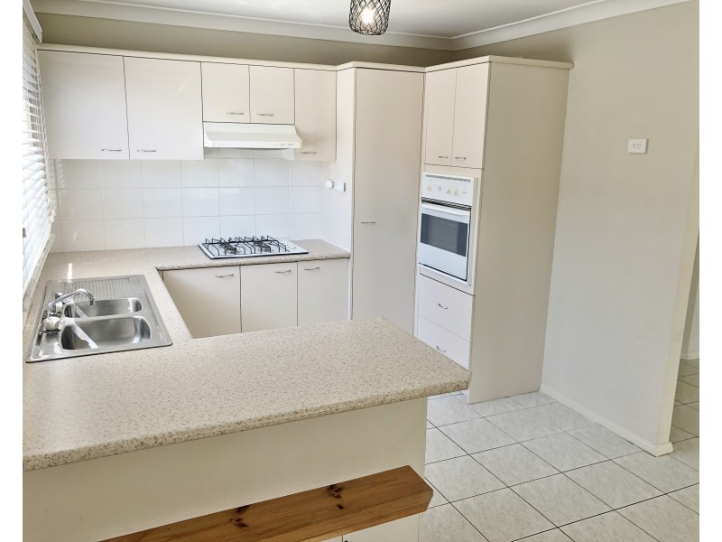 6 Bettong Place, St Helens Park NSW 2560