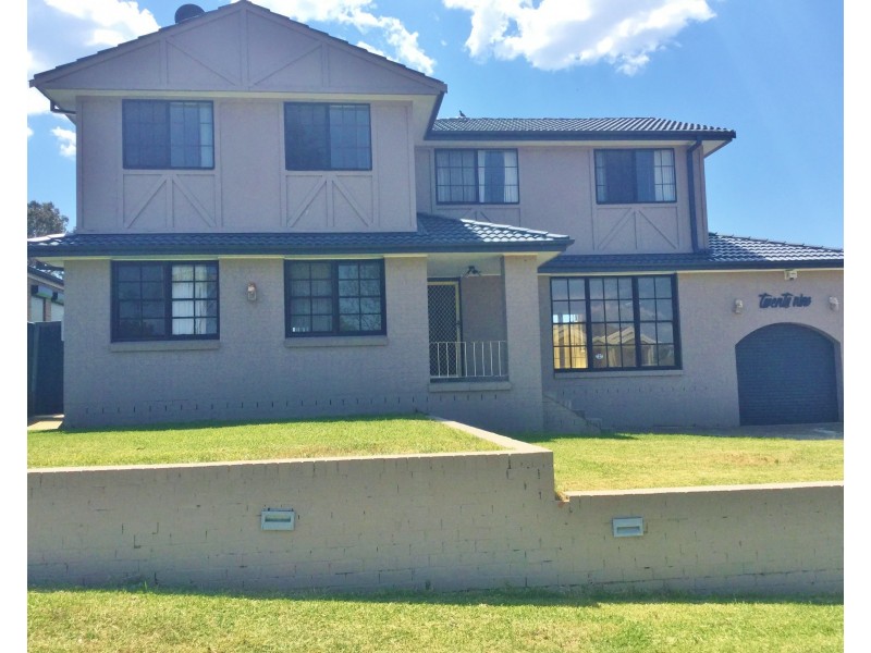29 Danube Crescent, Kearns NSW 2558