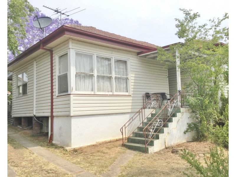 14 Rosalind Crescent, Campbelltown NSW 2560