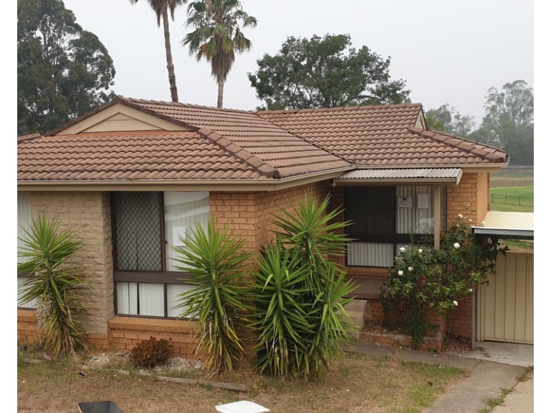 5 Claret Place, Eschol Park NSW 2558
