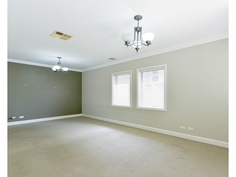 13  Decora Street, Mount Annan NSW 2567