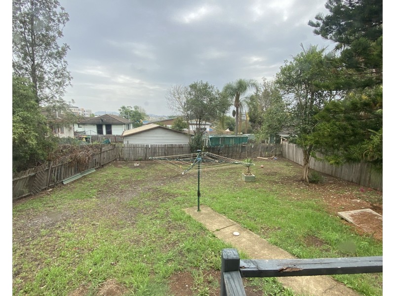 111 Lindesay Street, Campbelltown NSW 2560
