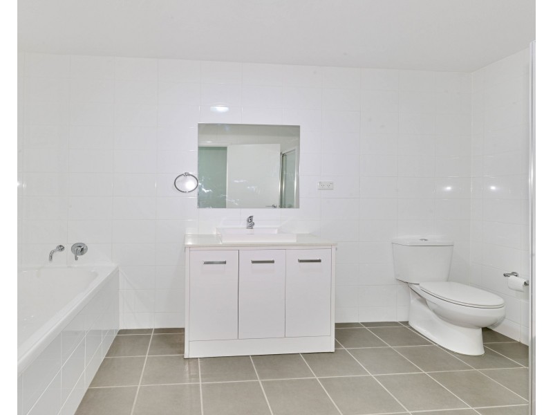 18/31-35 Chamberlain Street, Campbelltown NSW 2560