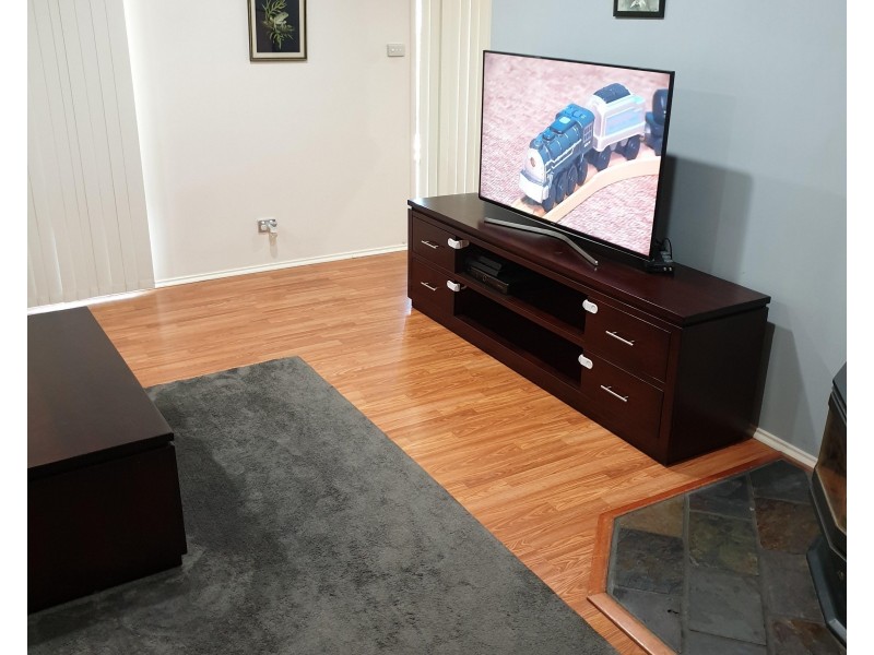 38 Larapinta Crescent, St Helens Park NSW 2560