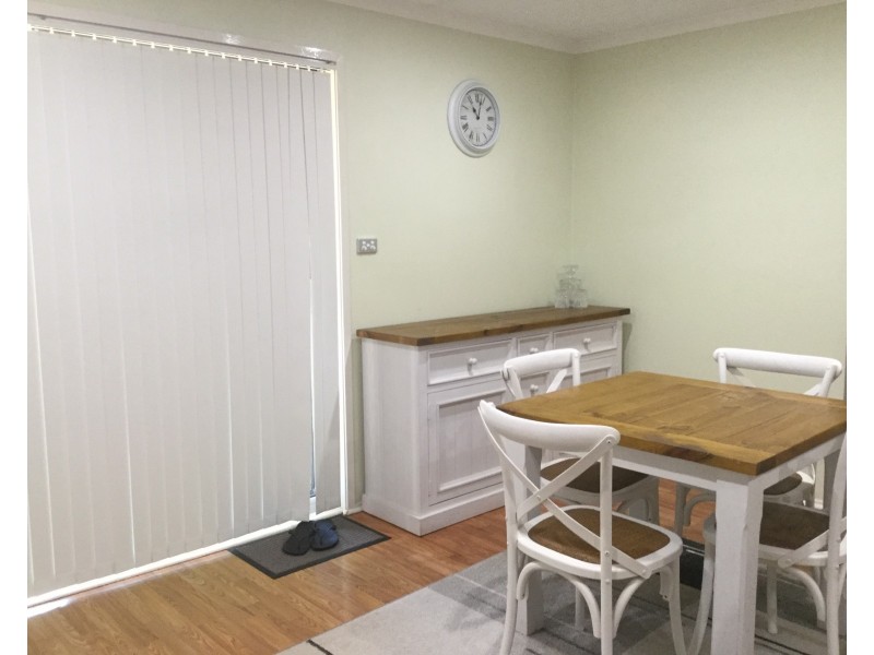 38 Larapinta Crescent, St Helens Park NSW 2560