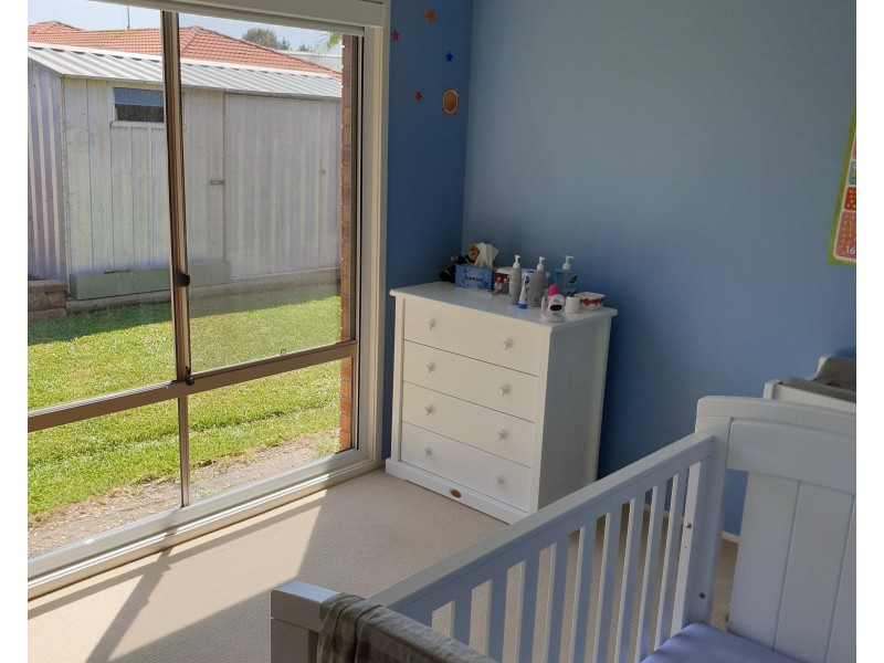 38 Larapinta Crescent, St Helens Park NSW 2560