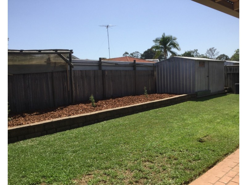 38 Larapinta Crescent, St Helens Park NSW 2560